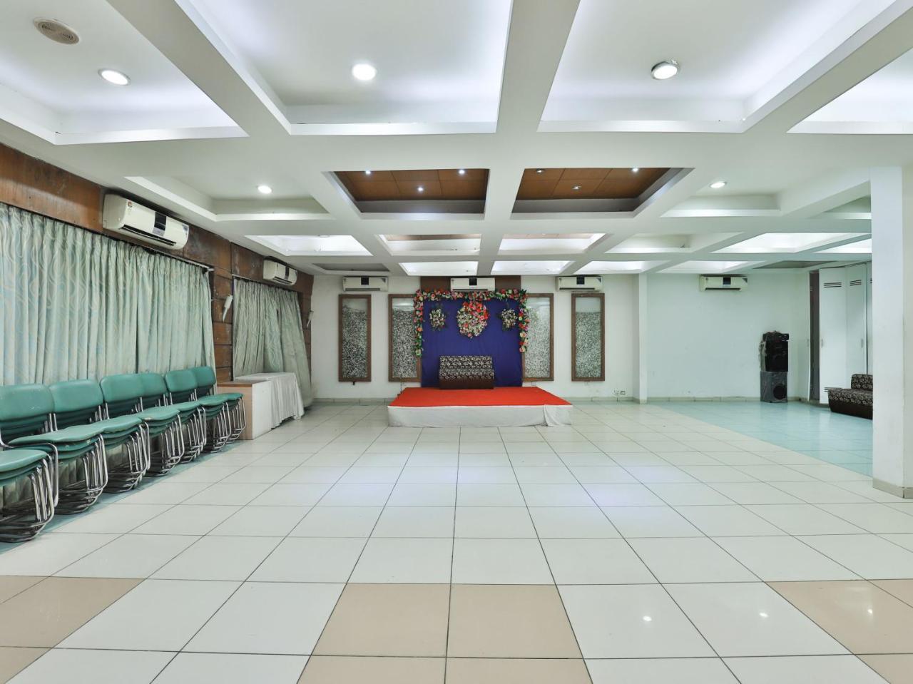 Oyo 1123 Hotel Rock Regency Ahmedabad Luaran gambar